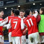 英超联赛 阿森纳开场占据主动，赖斯送出精准传中，萨卡头球破门，结束个人15场进球荒。