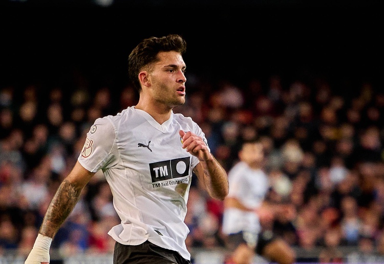 西甲联赛  乌戈·杜罗是巴伦西亚进攻核心，本赛季已有8球入账，他将是皇马防线的主要盯防目标。