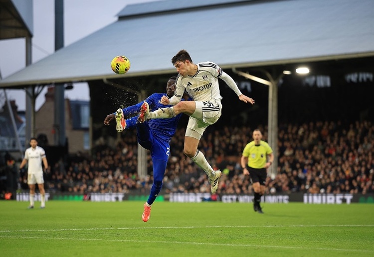 英超联赛 富勒姆本轮英超主场先取得领先，却被埃弗顿连进两球逆转，未能收获四连胜，球员赛后显得沮丧。