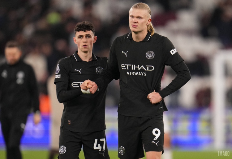 英超联赛 B席一脚漂亮的弧线吊射，让曼城率先打破僵局。