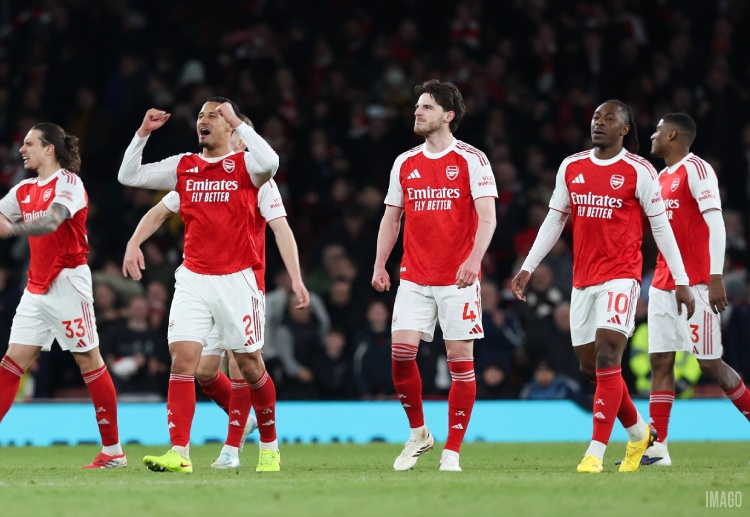 ၁၉၉၂-၁၉၉၃ ပရီးမီးယားလိဂ် ပထမဆုံးရာသီမှာ အိုးလ်ဟမ်း အသင်းဟာ ထောင့်ကန်ဘော ကနေ ၁၆ ဂိုး အထိ သွင်းယူပြီး စံချိန်တင်ခဲ့ပါတယ်။