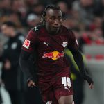 လိုက်ပ်ဇစ် တောင်ပံ ကစားသမား ယန်း ဒီယိုမန်ဒီကို ခေါ်ယူဖို့ အတွက် ပရီးမီးယားလိဂ် ကလပ် မန်ချက်စတာယူနိုက်တက်နဲ့ လစ်ဗာပူးလ်တို့ အပြိုင်အဆိုင် ဖြစ်နေကြပါတယ်။