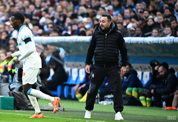 프리미어리그의 토트넘 홋스퍼는 신임 감독으로 로베르토 데 제르비를 선임했다.